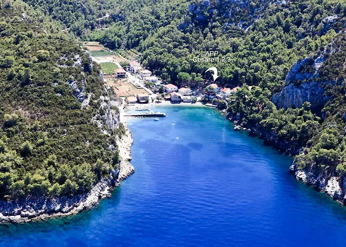 Cesare 3 * Zastražišće