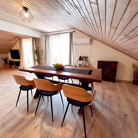 Cesare 3 Apartment
