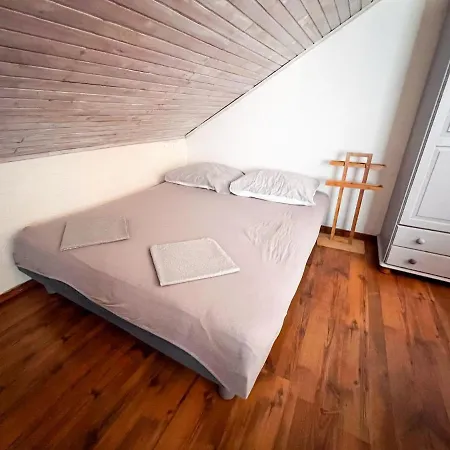 Cesare 3 Apartment *