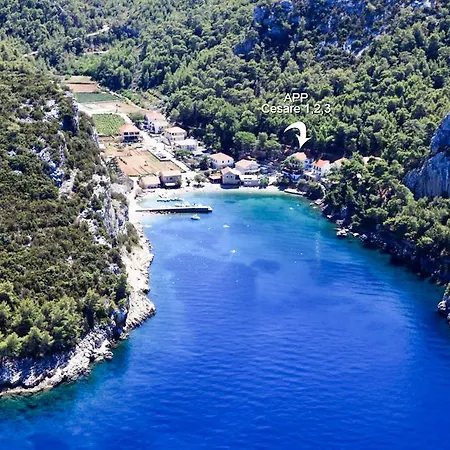Cesare 3 * Zastražišće